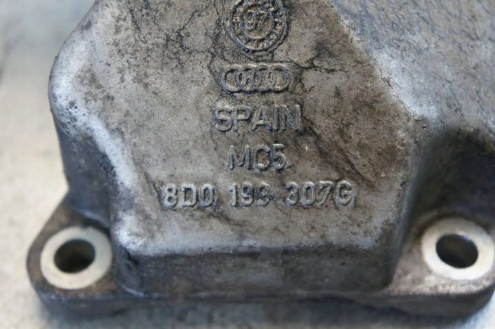 КРОНШТЕЙН ДВИГАТЕЛЯ AUDI A6 C5 2.4 V6 (AGA) - 8D0199307G, фото 4