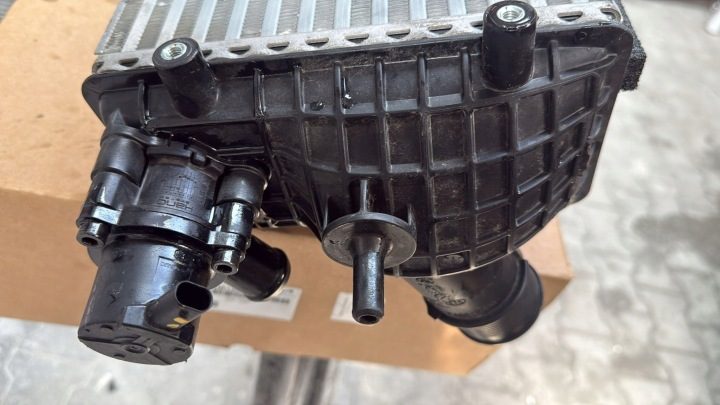 Hyundai OE 28270-2R000 интеркулер, фото 3