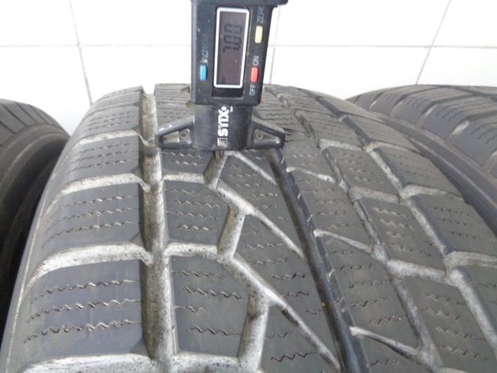 Шина зимняя Toyo Open Country W/T 235/65R17 104 H сцепление на снегу (3PMSF) + Toyo Open Country W/T 235/65R17 108 В (3PMSF), фото 3