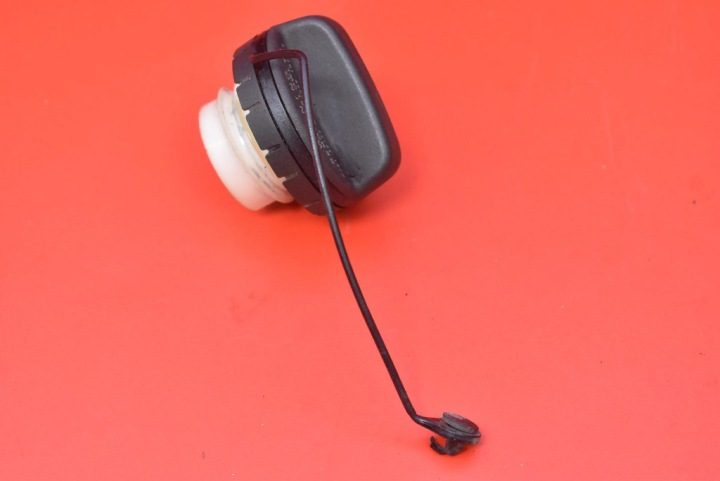 КРЫШКА ГОРЛОВИНЫ БЕНЗОБАКА SUBARU FORESTER 4 IV 12-16, фото 3