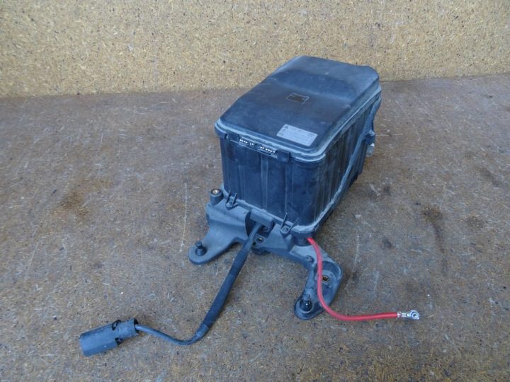 Audi Q3 8U рестайлинг 15-18 основание кожух аккумулятора 8U0915333 8U0915443, фото 1