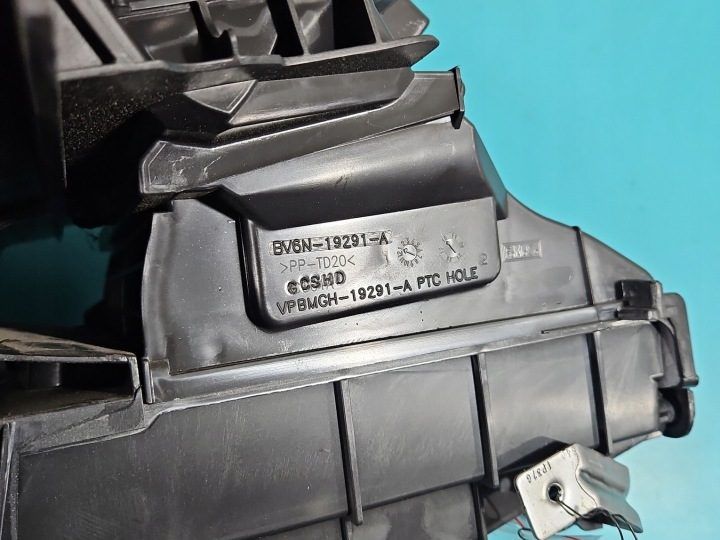 Отопитель Ford Escape III 12- GV61-19B555-M европа, фото 6