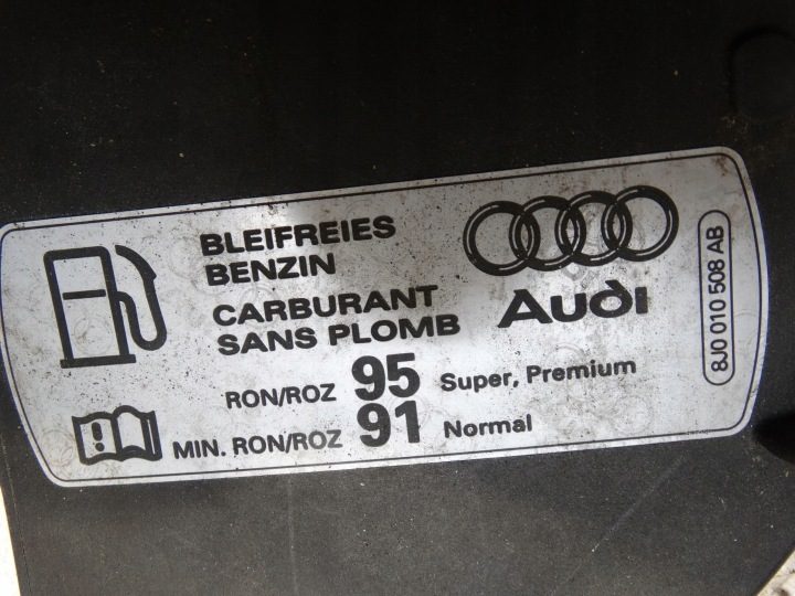 Лючок горловины бензобака Audi A3 8P 03-13R. 8J0010508AB, фото 7