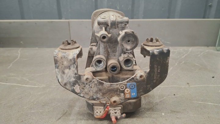 Volvo OE 15.1500-0071.3 компрессор пневмоподвески, фото 6