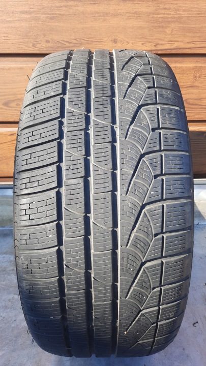 Шина зимняя Pirelli Winter 240 SottoZero Serie II 275/35R19 100 В сцепление на снегу (3PMSF), Run Flat, усилитель (XL), фото 1