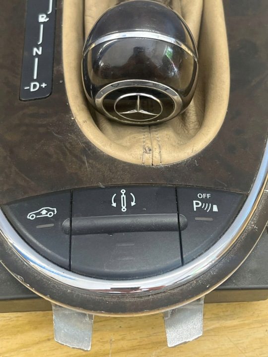 Mercedes-Benz E W211 2005 Рамка рычага переключения передач, фото 3