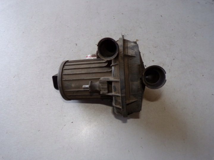 Насос воздуха Skoda Octavia I 06A959253B, фото 2