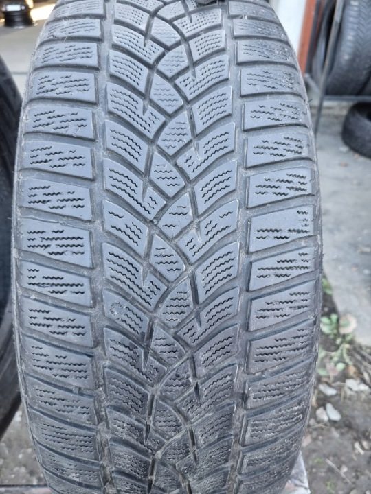 225 / 55R17 Goodyear Ultra Grip Performance, фото 1