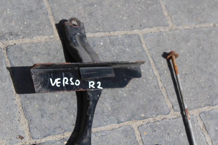 Крепление аккумулятора Toyota Verso R2 2015, фото 6