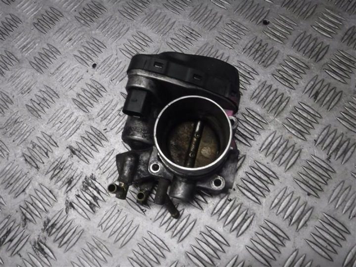 ДРОССЕЛЬНАЯ ЗАСЛОНКА AUDI A3 8L РЕСТАЙЛИНГ 1.6 8V APF 06A133062A, фото 1