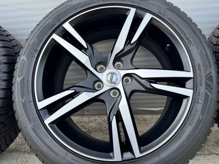 OEM колеса зимние Volvo XC40 235/50/19 R-Design демо 8.9 мм как новые !, фото 1