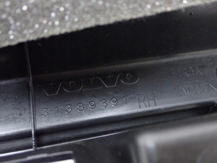 ПЛАСТИК ОБШИВКА БАГАЖНИКА ШТОРКИ ПРАВАЯ 31389391 VOLVO V40 II 16 г., фото 5
