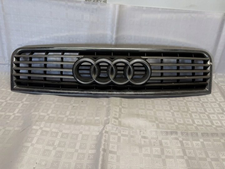 Решетка радиатора Audi A4 B6, фото 1