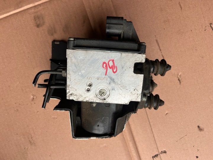 Насос ABS Volkswagen Passat B6 2005-2010 2.0 TDI 3C0614109D, фото 1