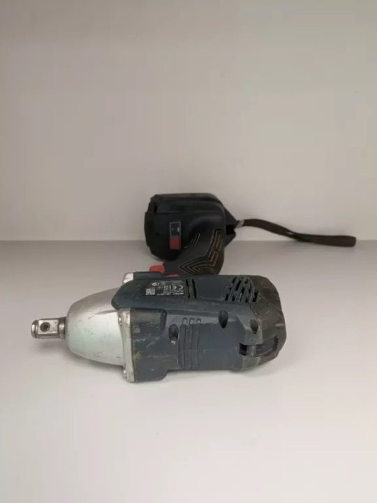 Ударный гайковерт Bosch GDS 250-LI 18 В 250 Н·м с 2 аккумуляторами 3,0 А·ч, фото 6