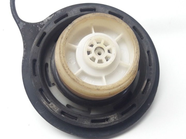 Крышка горловины бензобака Ford Mondeo MK II 4080, фото 4