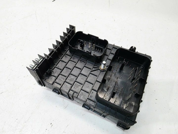 Блок предохранителей Audi A3 8P Volkswagen Seat Skoda 1K0937124L, фото 5