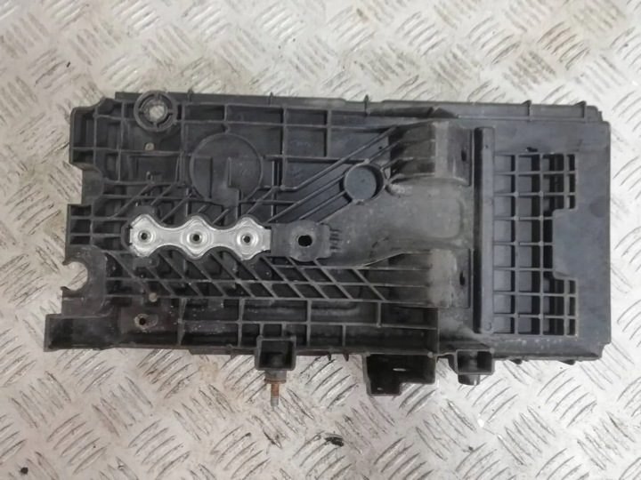 Ford Mondeo MK5 площадка аккумулятора, фото 2