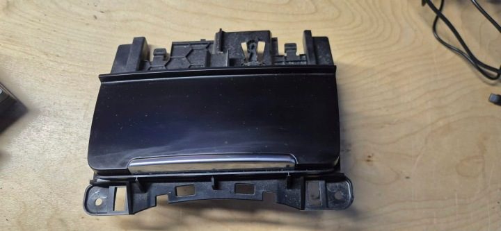 AUDI A4 B8 БАРДАЧОК ПЕПЕЛЬНИЦА КОНСОЛИ ПАНЕЛИ 8K0857951, фото 1