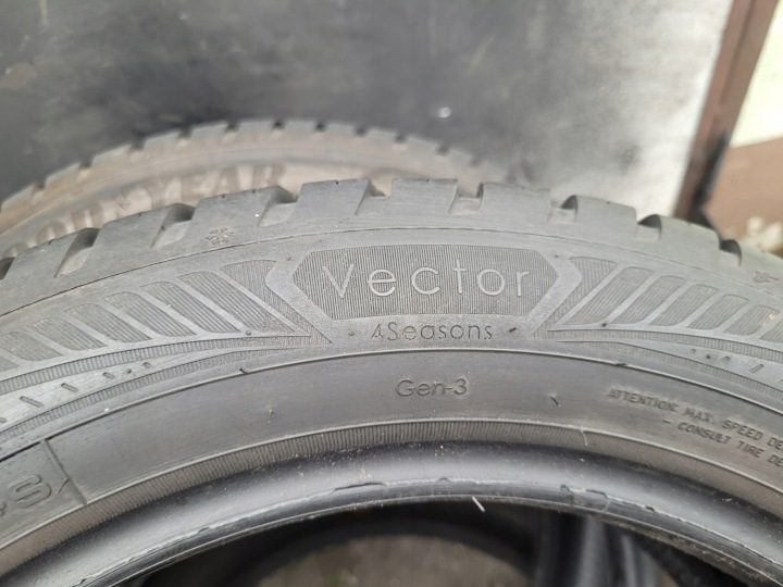 Шина всесезонная Goodyear Vector 4Seasons G3 185/55R15 86 В сцепление на снегу (3PMSF), усилитель (XL), фото 5