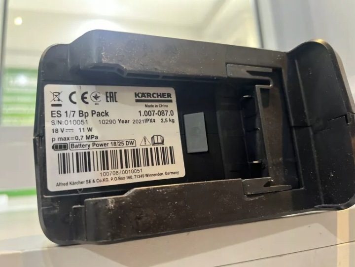 Аккумуляторная мойка высокого давления Karcher OC Handheld Compact 1.328-120.0, фото 2