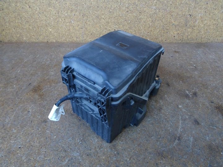 Audi Q3 8U рестайлинг 15-18 основание кожух аккумулятора 8U0915333 8U0915443, фото 2
