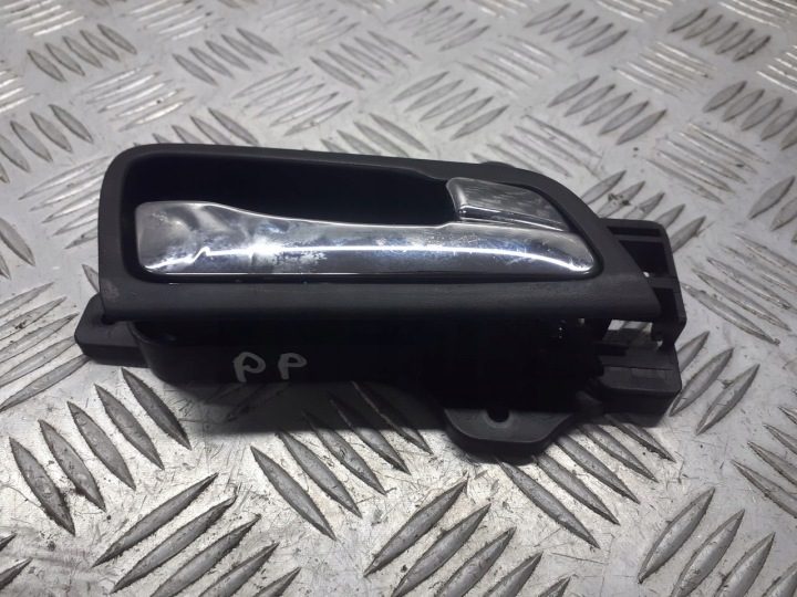 РУЧКА ПРАВАЯ ПЕРЕДНЯЯ ВНУТРЕННЯЯ HYUNDAI I30 I 1.6 CRDI 82623FD000, фото 1