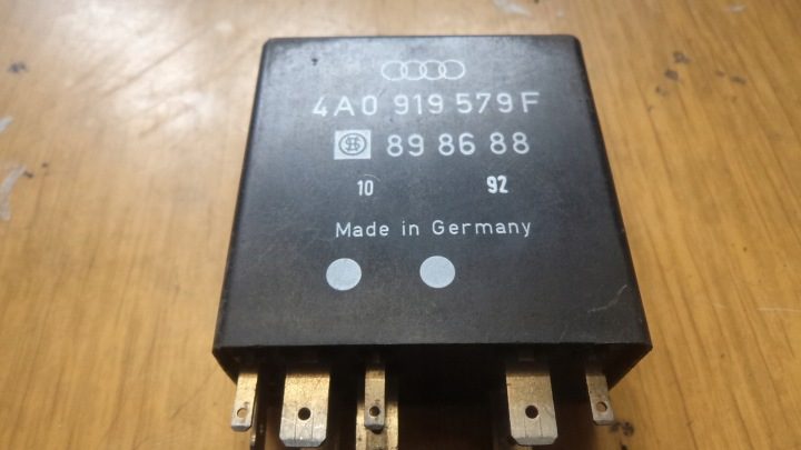 РЕЛЕ 332 4A0919579F AUDI, фото 1