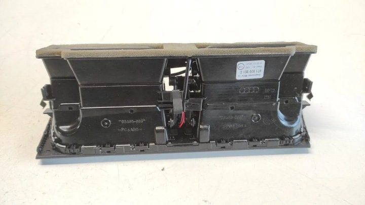 Воздухозаборник консоли AUDI A4 (8K2, B8) 06485006 2.0L дизель 105 кВт 2011, фото 1
