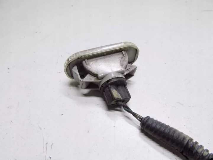 NISSAN QASHQAI J10 Поворотник в крыло, фото 2