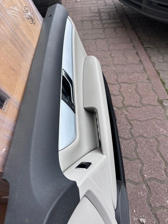 MERCEDES C КЛАСС W204 ОБШИВКА ДВЕРИ ПЕРЕДНЯЯ PODŚWIET LED SIWA КОЖА, фото 9