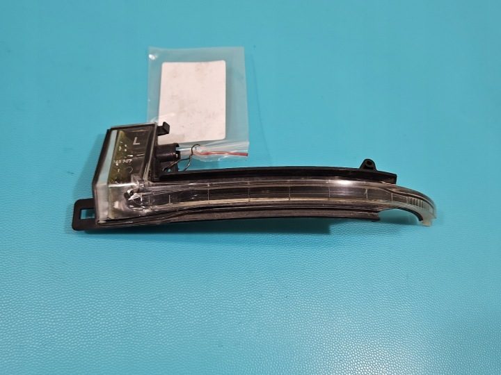 ПОВОРОТНИК ПЕРЕДНИЙ ЛЕВЫЙ С ЗЕРКАЛА AUDI A5 8T 8K0949101, фото 2