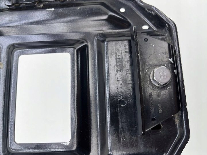 BMW 5 G30 G31 основание крепление аккумулятора 6832664, фото 3