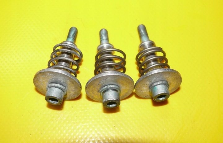 КРОНШТЕЙН БОЛТ КОМПРЕССОРА VW PHAETON 02-, фото 1