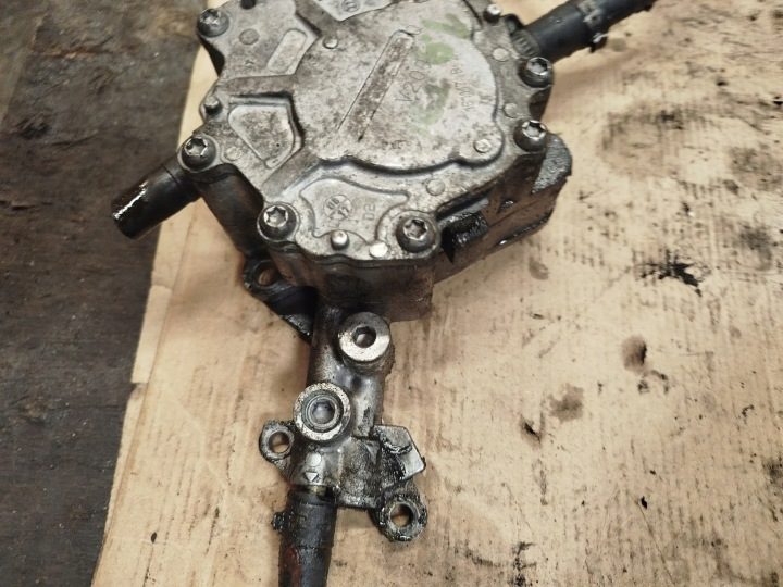 Насос вакуумный Bosh VW Golf 5 в Audi A3 8P Octavia 2, фото 5