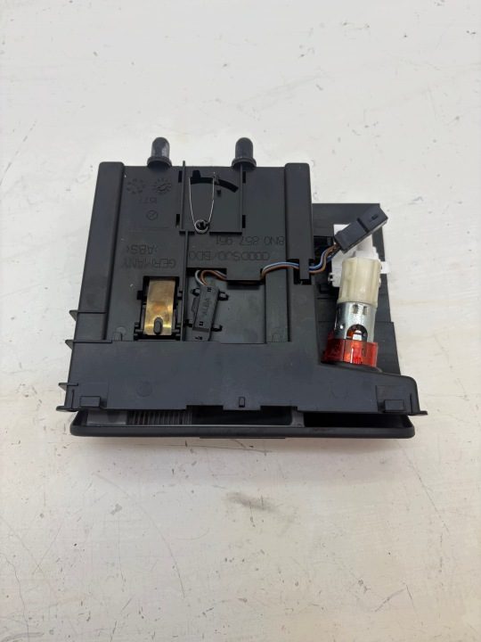 AUDI TT 8N 98-05 ПЕПЕЛЬНИЦА ЦЕНТРАЛЬНОЙ КОНСОЛИ ЧЕРНАЯ 8N0857951 WSCHOWA, фото 2
