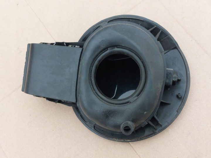 Seat Ibiza 6J 5D хэтчбек лючок горловины бензобака LC9Z 6J4809905 09-17r, фото 2