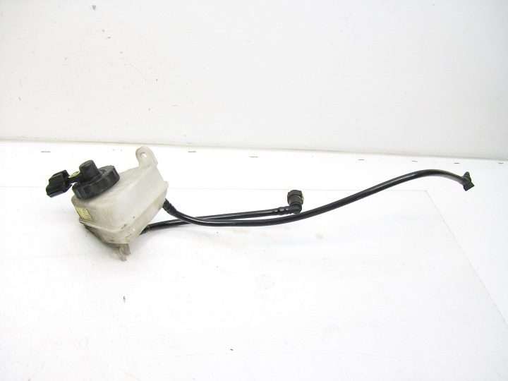 БАЧОК ТОРМОЗНОЙ ЖИДКОСТИ FORD FOCUS MK1, фото 1