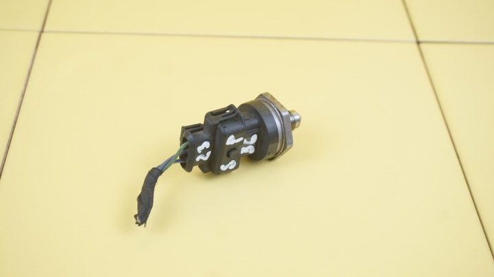 FIESTA 1.0 ECOBOOST 14 г. 125 л.с. M1JE датчик давления топлива 0261545039, фото 2