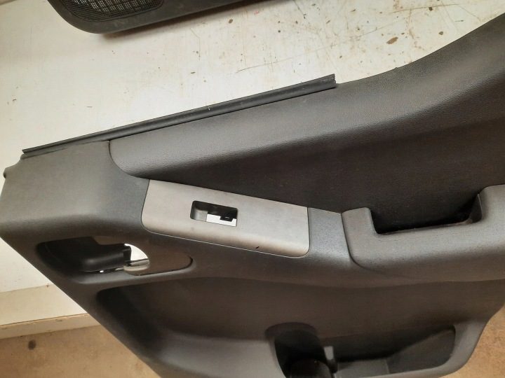 2008 Nissan Navara D40 Обшивки / Обшивка двери / Комплект 1040119, фото 13