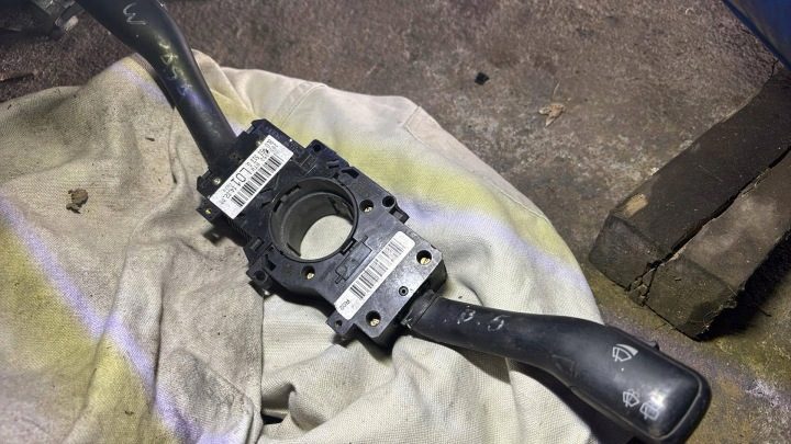 Подрулевой переключатель Skoda Fabia I Volkswagen Passat B5 8L0953513G Паук, фото 3