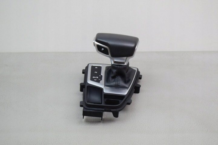Рамка ручка переключения передач 80B713111C Audi Q5 II, фото 1