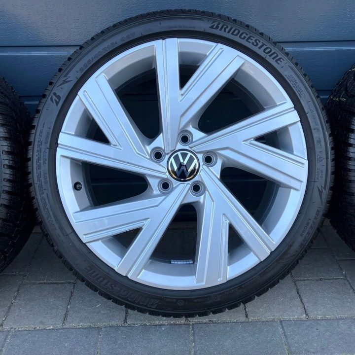 Комплект Колес Zimowych Volkswagen Golf VIII 18'' Bergamo 5H0601025AE, фото 3