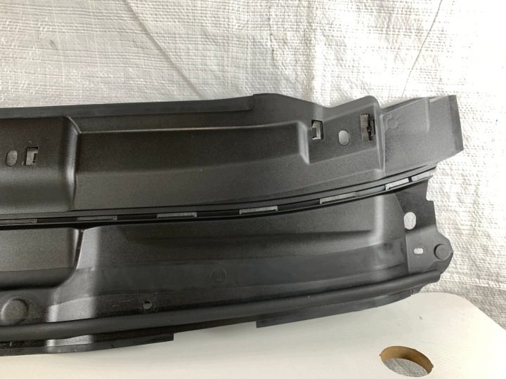 BMW 5 G60 ЗАЩИТА НАКЛАДКА ВЕРХНЯЯ РЕМНЯ ПЕРЕДНЯЯ 5B31D27, фото 3