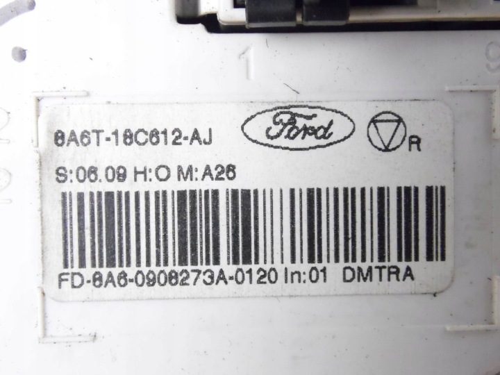 Блок управления климатом Ford Fiesta MK7 8A6T18C612AJ, фото 5