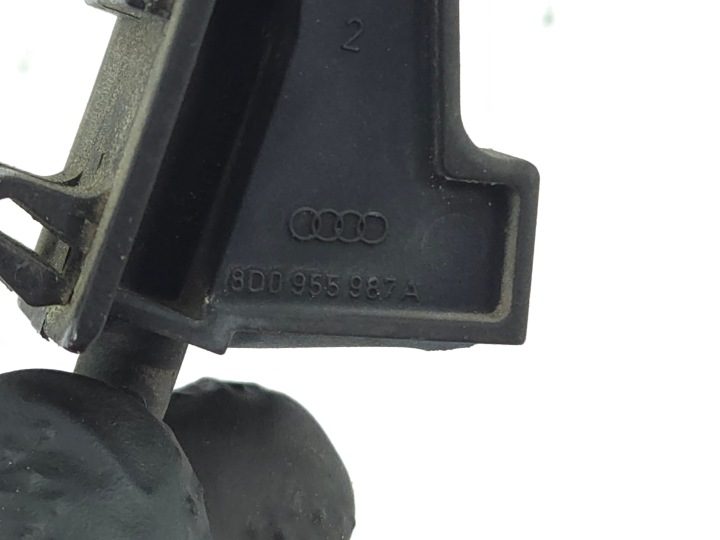 Audi A4 B5 рестайлинг форсунка омывателя левая 8D0955987A, фото 4