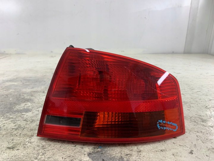 AUDI A4 B7 ФОНАРЬ ПРАВЫЙ ЗАДНИЙ СЕДАН 8E5945096 БЕЗ WKŁADU, фото 2
