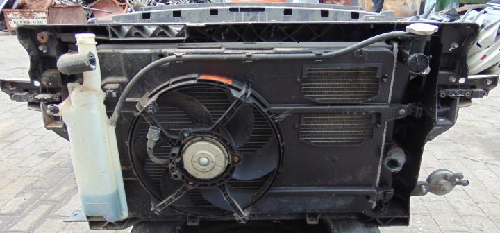 Передняя панель усилитель передней панели радиаторы Mitsubishi Colt VI Z30 рестайлинг 1.3B, фото 9