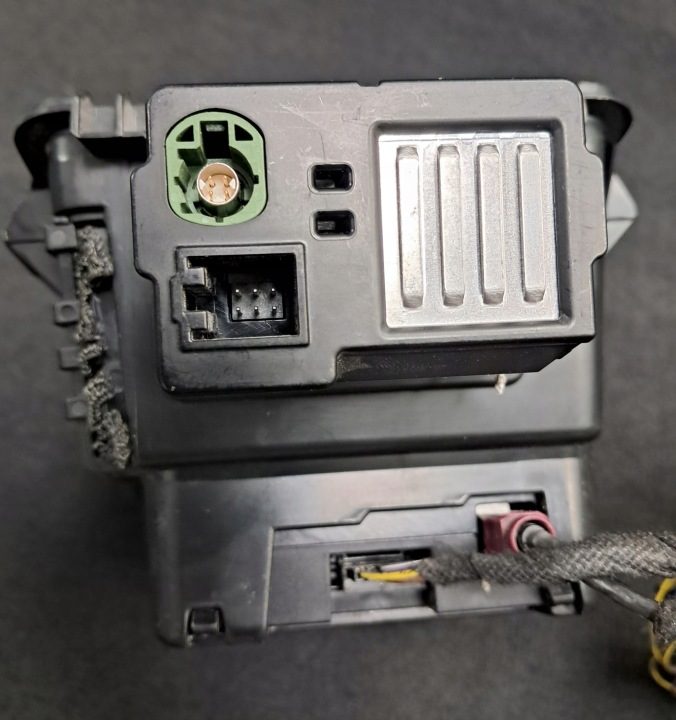 Audi A3 S3 беспроводная зарядка 8V0863300D 4G0035736, фото 3