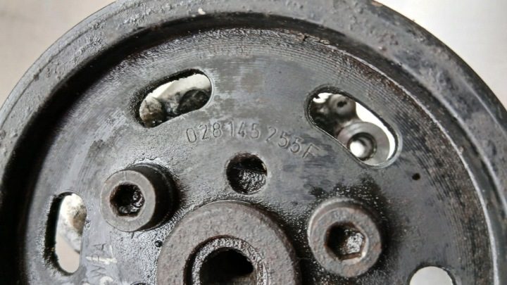 VW Passat B5 1.9 TDI насос гидроусилителя 8D0145155Q, фото 9